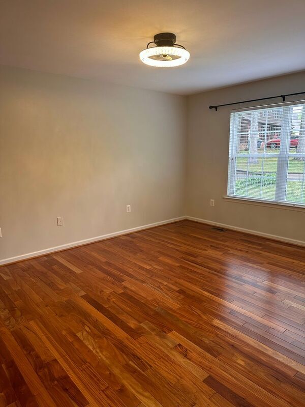 Building Photo - 5081 Lavelle Dr
