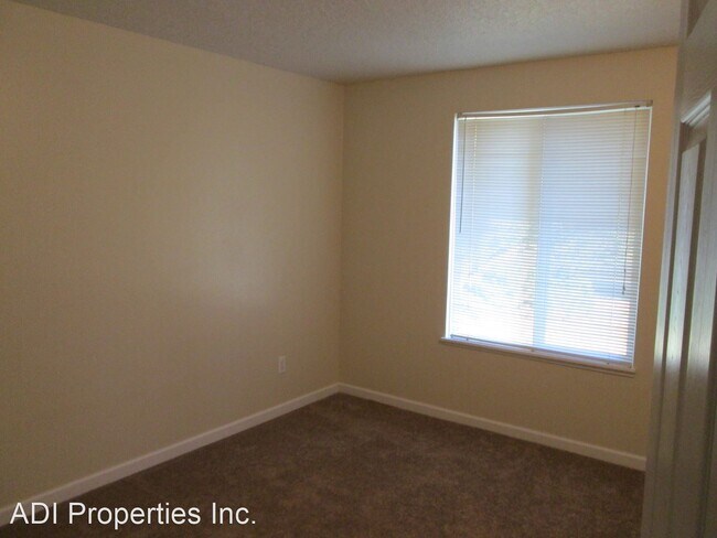 Building Photo - 3 br, 1 bath House - 2130 S Beech Street