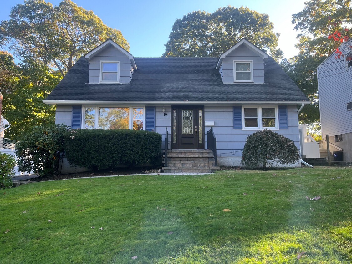 Primary Photo - 10 Goeller Ave