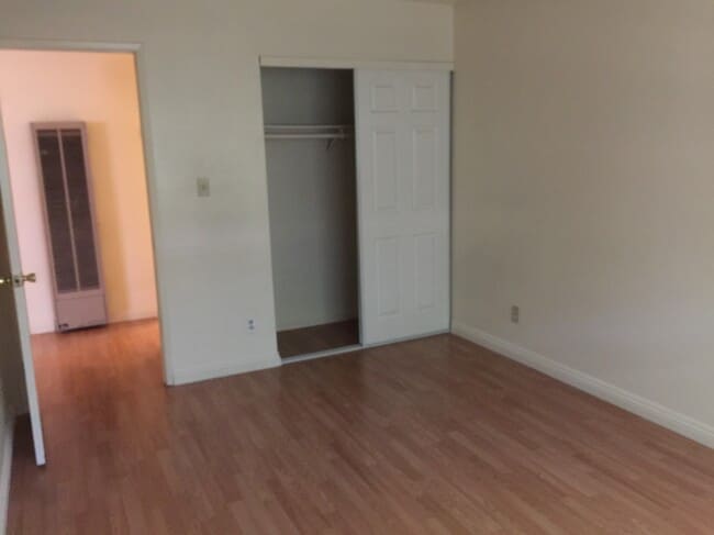 Building Photo - 117 N Tustin Ave