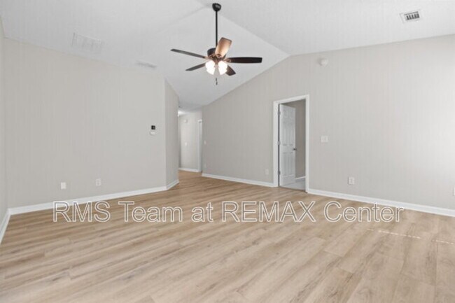 Foto del edificio - 1587 Brush Creek Dr