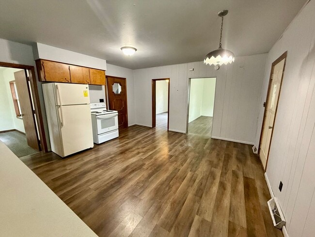 Foto del edificio - 3 Bed 1 Bath Single Family Home in Wausau - End Of Year Special: HALF OFF DEPOSIT!