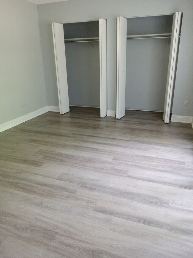 Photo - Spacious 1,226 SF Unit - 2 bd / 2 ba near ... Apartment