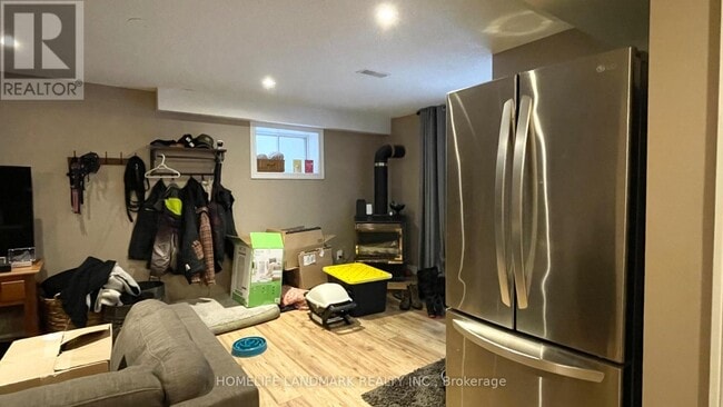 Building Photo - 10 Summerset Dr