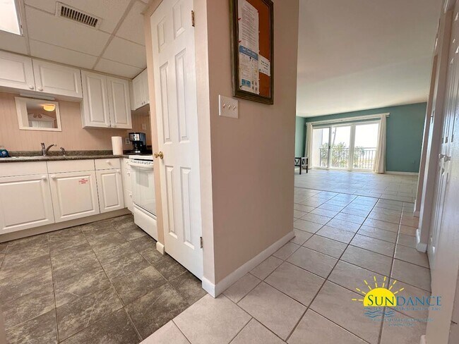 Foto del edificio - Gulf-Front 2 Bedroom Condo in Fort Walton Beach!