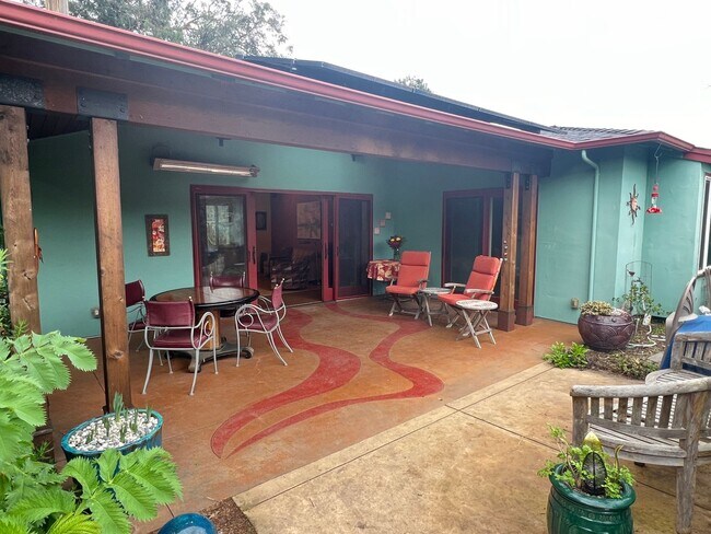 Building Photo - 2 Bed, 1.5 Bath ADU Vacation Home in Seabr...