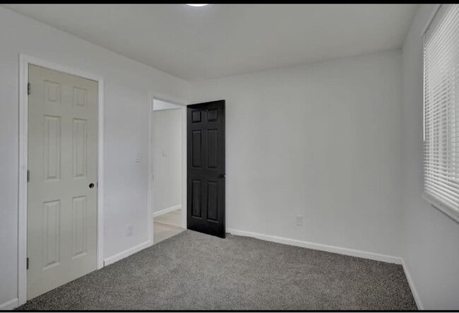 Foto del edificio - 3608 Providence St