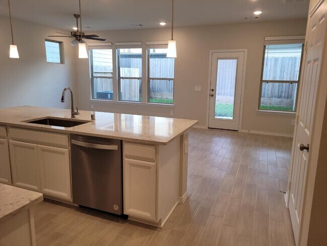 Foto del edificio - 10323 Harmon Smith Dr.