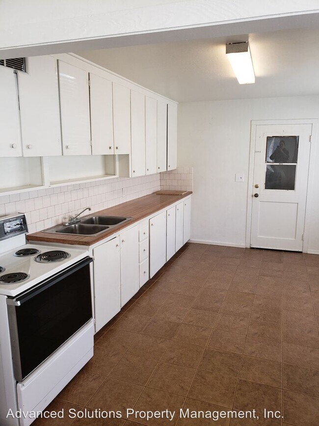 Building Photo - 2528 Irwin Rd