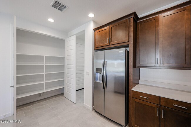 Building Photo - 2034 W Sierra Sunset Trail