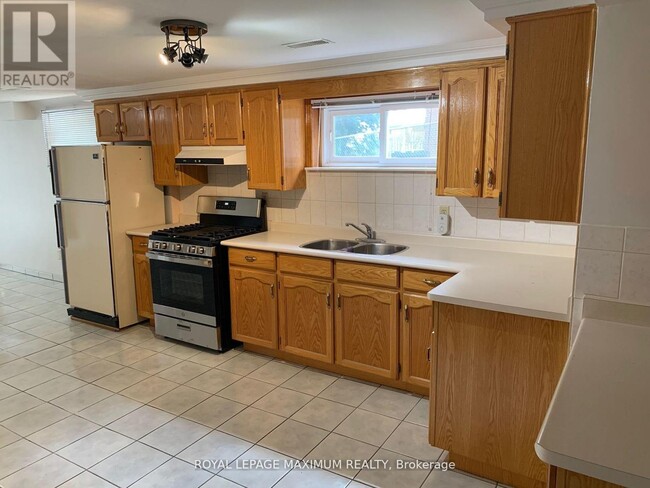 Building Photo - 155 Rainbow Dr