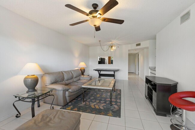 Foto del edificio - 280 NW 67th St