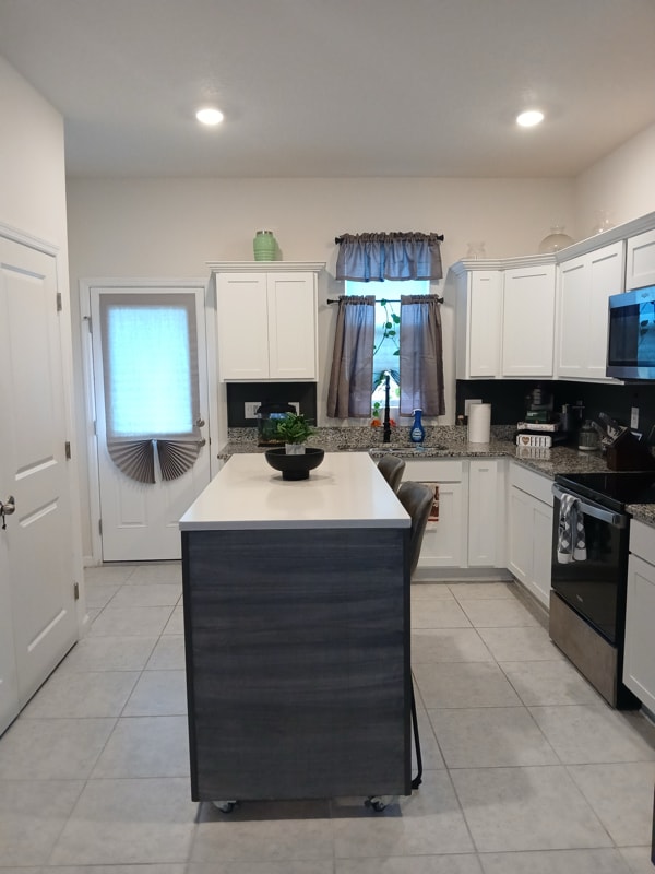 Foto del edificio - 2317 Litchfield Lp