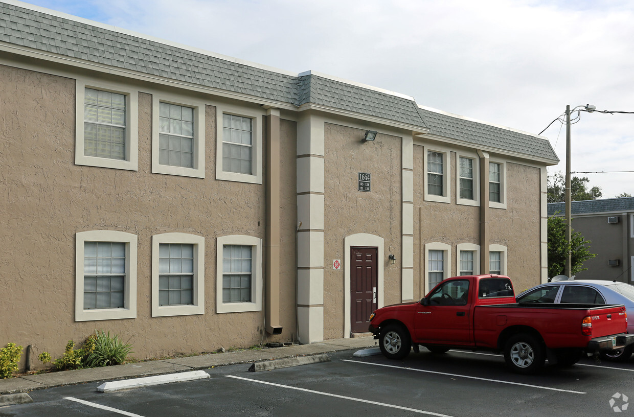 Building Photo - Whitney Groves Apartments