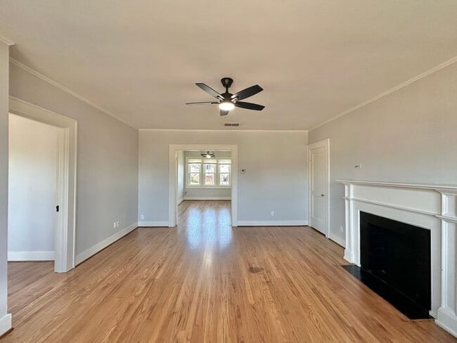 Building Photo - Charming Updated 2-Bedroom in Historic Quadplex Near Downtown Tyler! Tour Today!