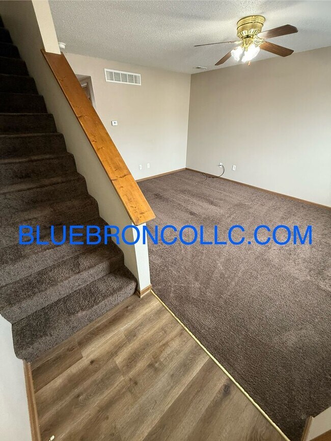 Foto del edificio - Lovely 2 bedroom townhome in Peculiar