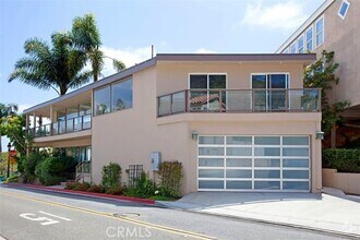 Building Photo - 222 Nyes Pl