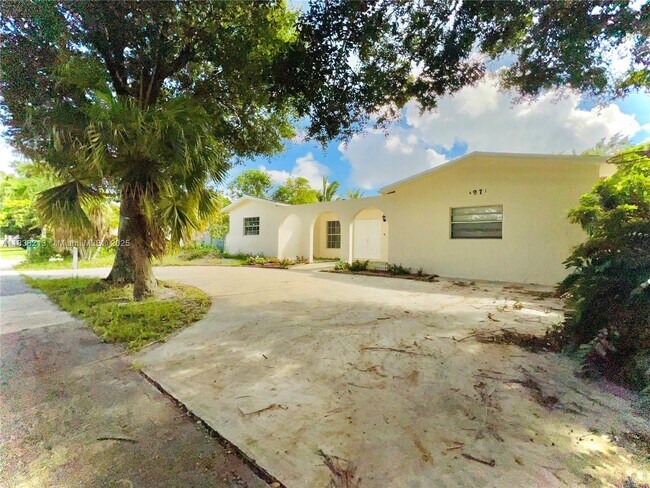 Foto del edificio - 4971 SW 7th Ct