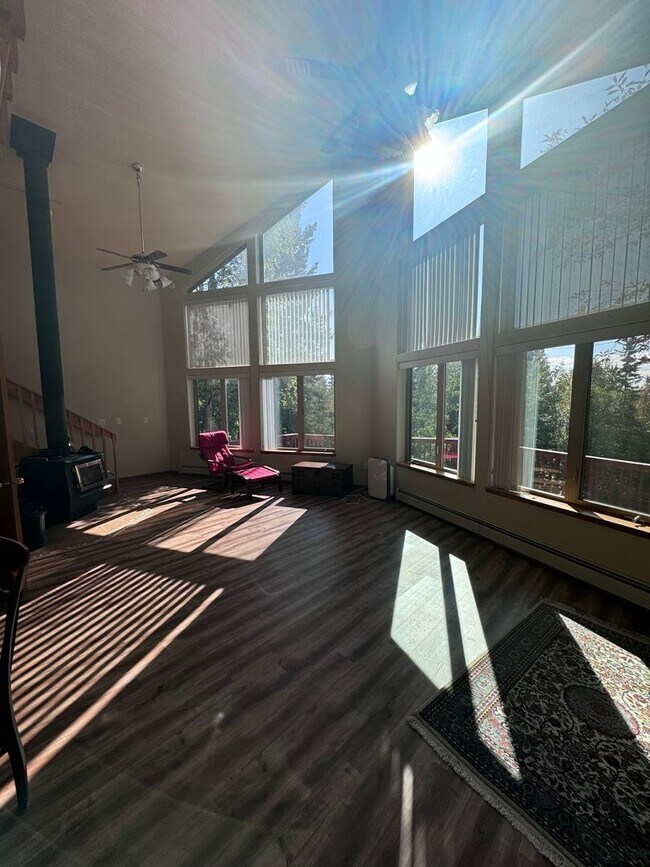 Building Photo - Charming Fairbanks Home: Short-Term Rental...