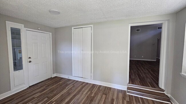 Foto del edificio - 5474 N River Rd