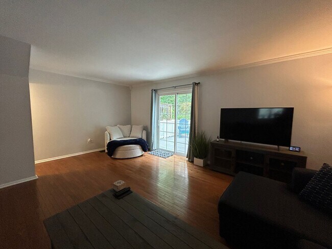 Foto del edificio - 5059 E Woodmill Dr