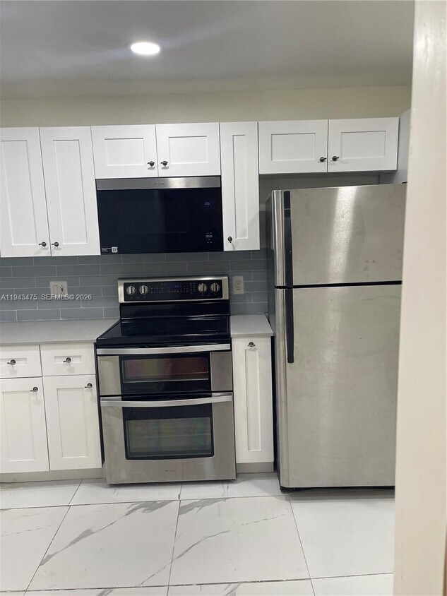 Foto del edificio - 2541 Aragon Blvd