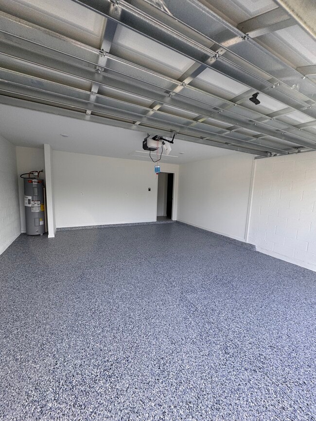 Building Photo - 10235 Alder Green Dr