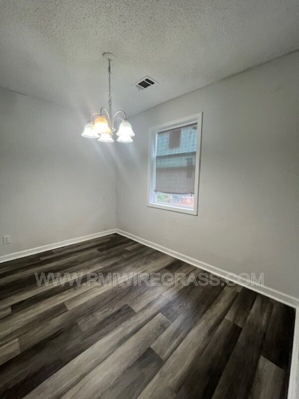 Foto del edificio - 24 Old Mcray Mill Rd