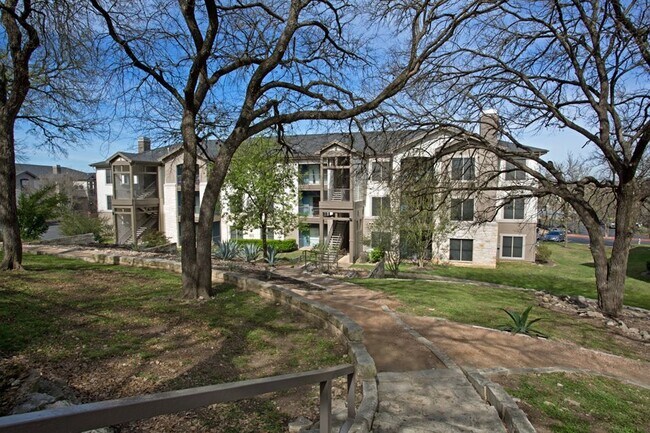 Building Photo - 1 bedroom apartment! Tell me about it, stud