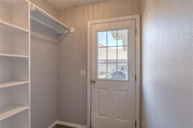 Foto del edificio - Beautiful and Spacious 3 bedroom/2 bath Home!