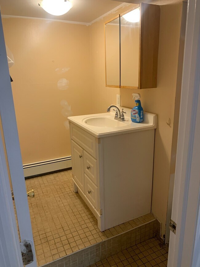 Bathroom - 26 N 4th St
