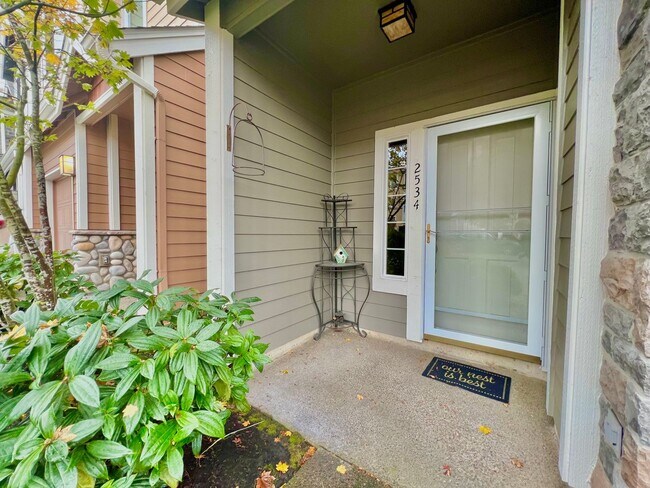 Foto del edificio - LOVELY GRESHAM TOWNHOME, GREAT LOCATION!