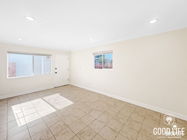 Building Photo - Fond Du Lac Ave