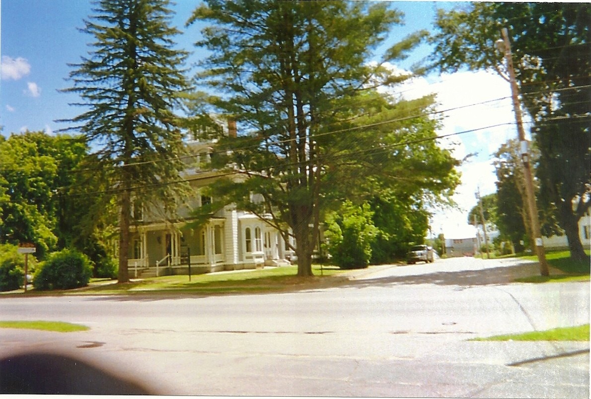 Building Photo - 47 Redington St