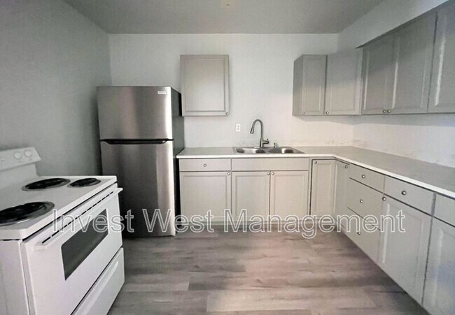 Foto del edificio - 615 NE 6th Ave