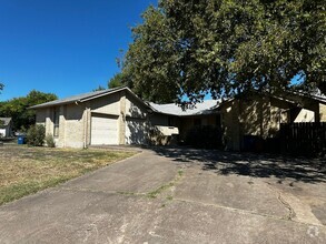 Building Photo - 8201 Hood Cir