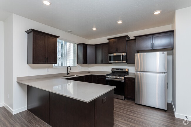 3BR, 2.5BA - 1,614SF - Kitchen - Snow Springs