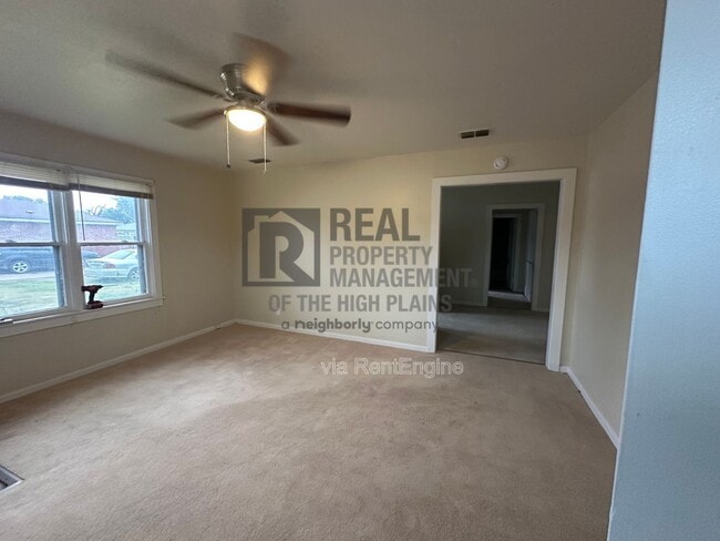 Building Photo - 3813 S Washington St