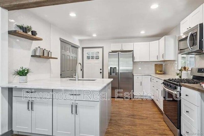 Photo - 1882 S Michigan Way House