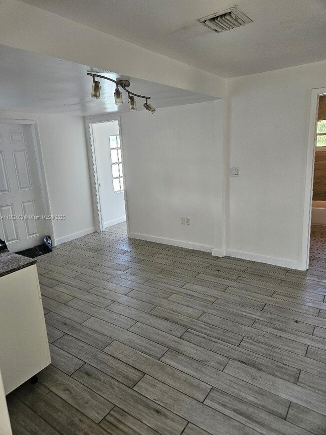 Foto del edificio - 1035 NW 5th St
