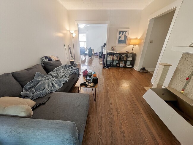 Foto del edificio - Large and Bright 1-bed/1-bath in Edgewater - Close to LUC!