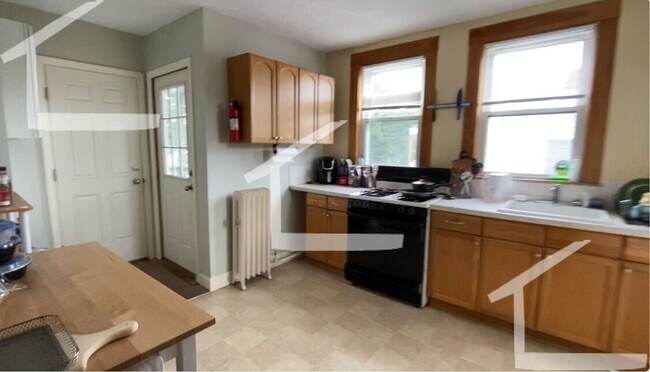 Foto del edificio - 3 Bedroom * Lower Allston @ HBS