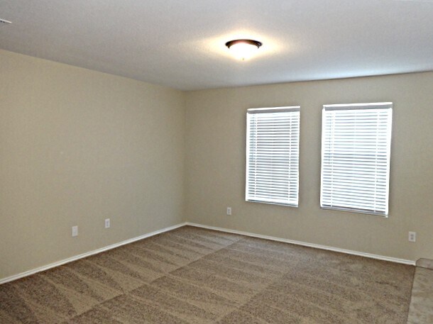 Foto del edificio - 4916 Water Ridge Ln