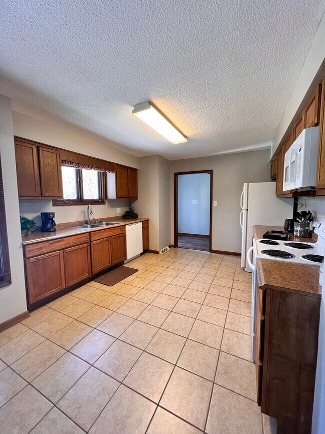 Foto del edificio - 208 Brambleton Ct