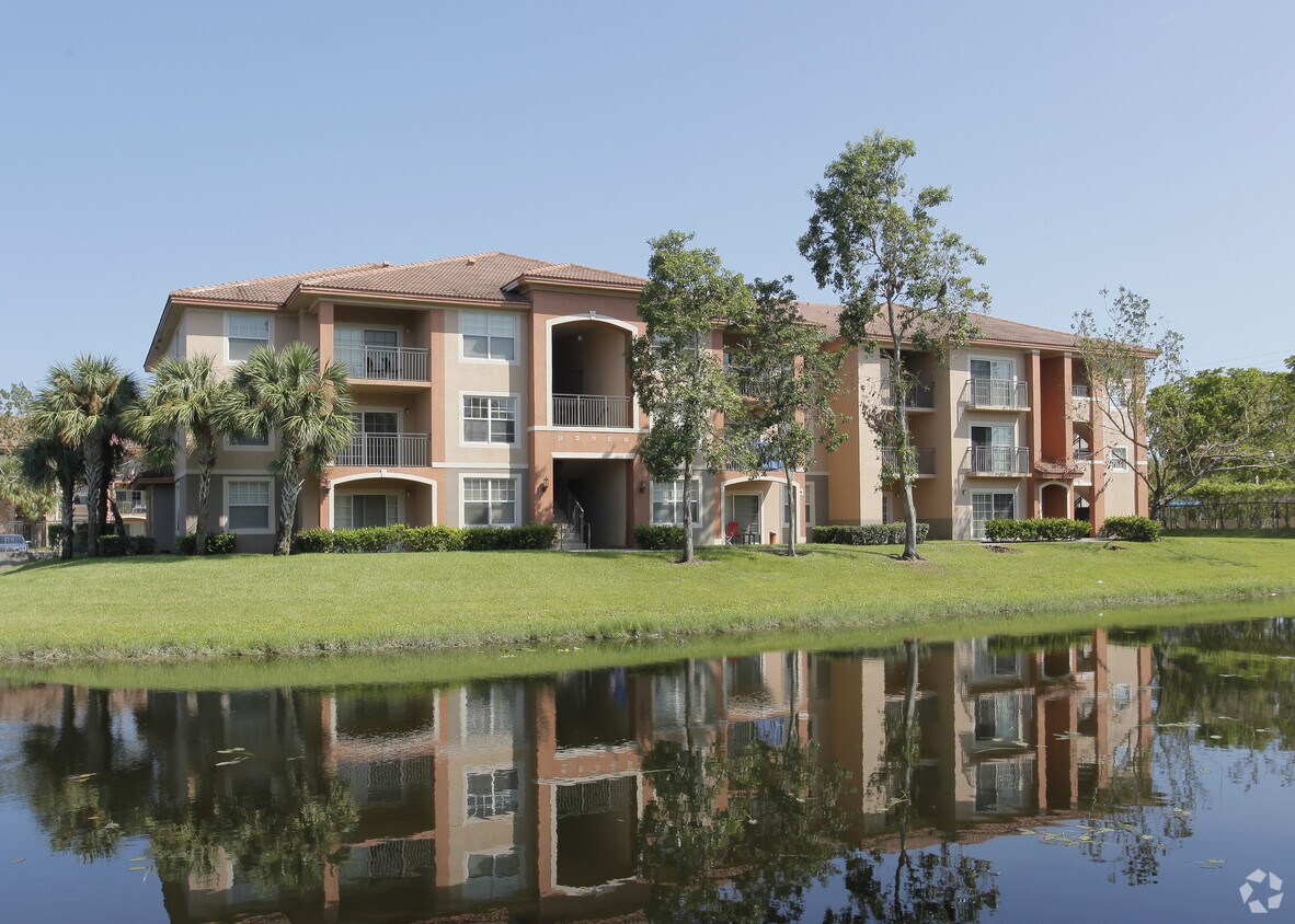 City Center Apartments Apartments in Coral Springs, FL