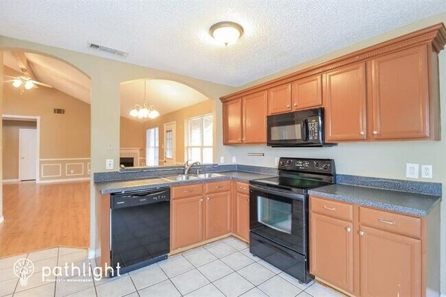 Building Photo - 409 Meadow St, Saginaw, TX, 76179