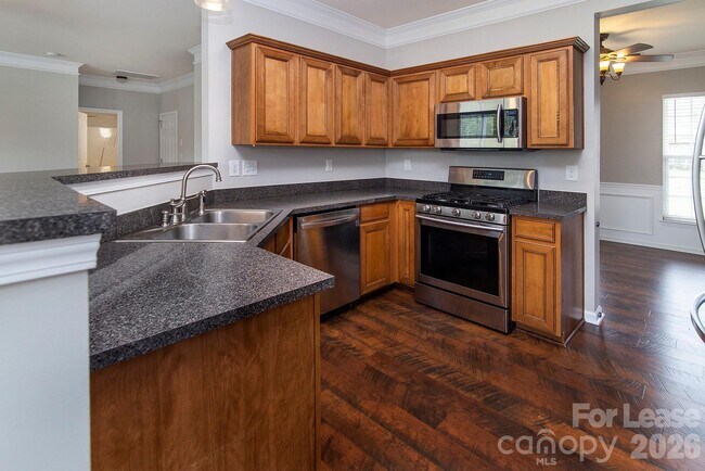 Building Photo - 6749 Sequoia Hills Dr