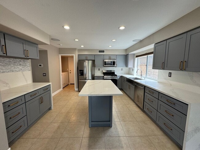 Foto del edificio - Immaculate 4Bd/2.5Ba Spacious Home with NE...