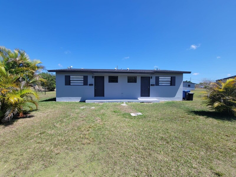 Foto principal - 14427 Booker T Washington Blvd