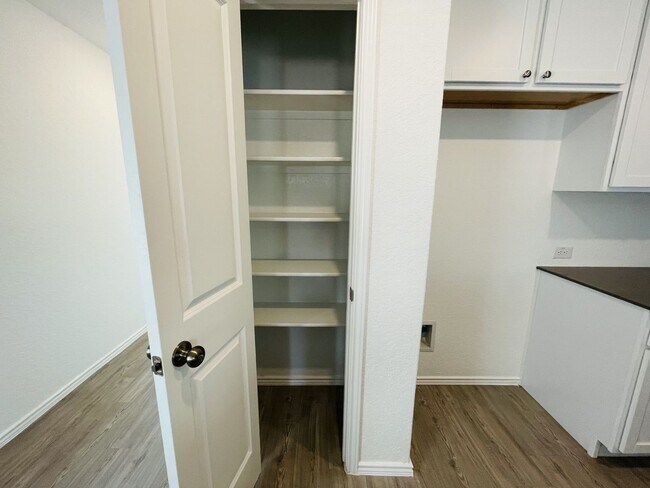 Building Photo - 7611 Parish Pl